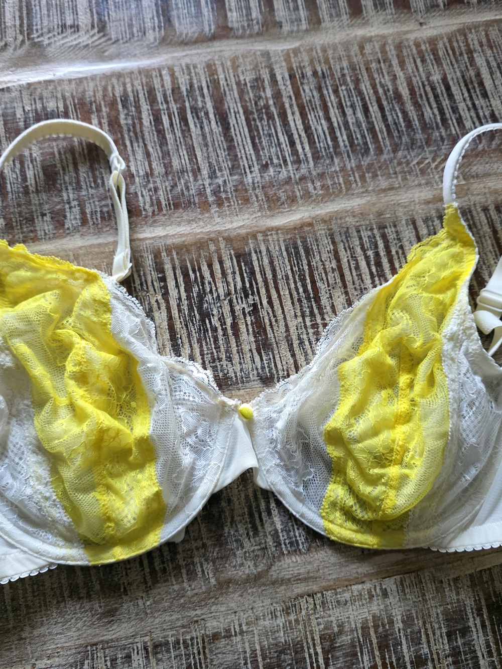 VS Perfect Coverage Unlined Lace Bra